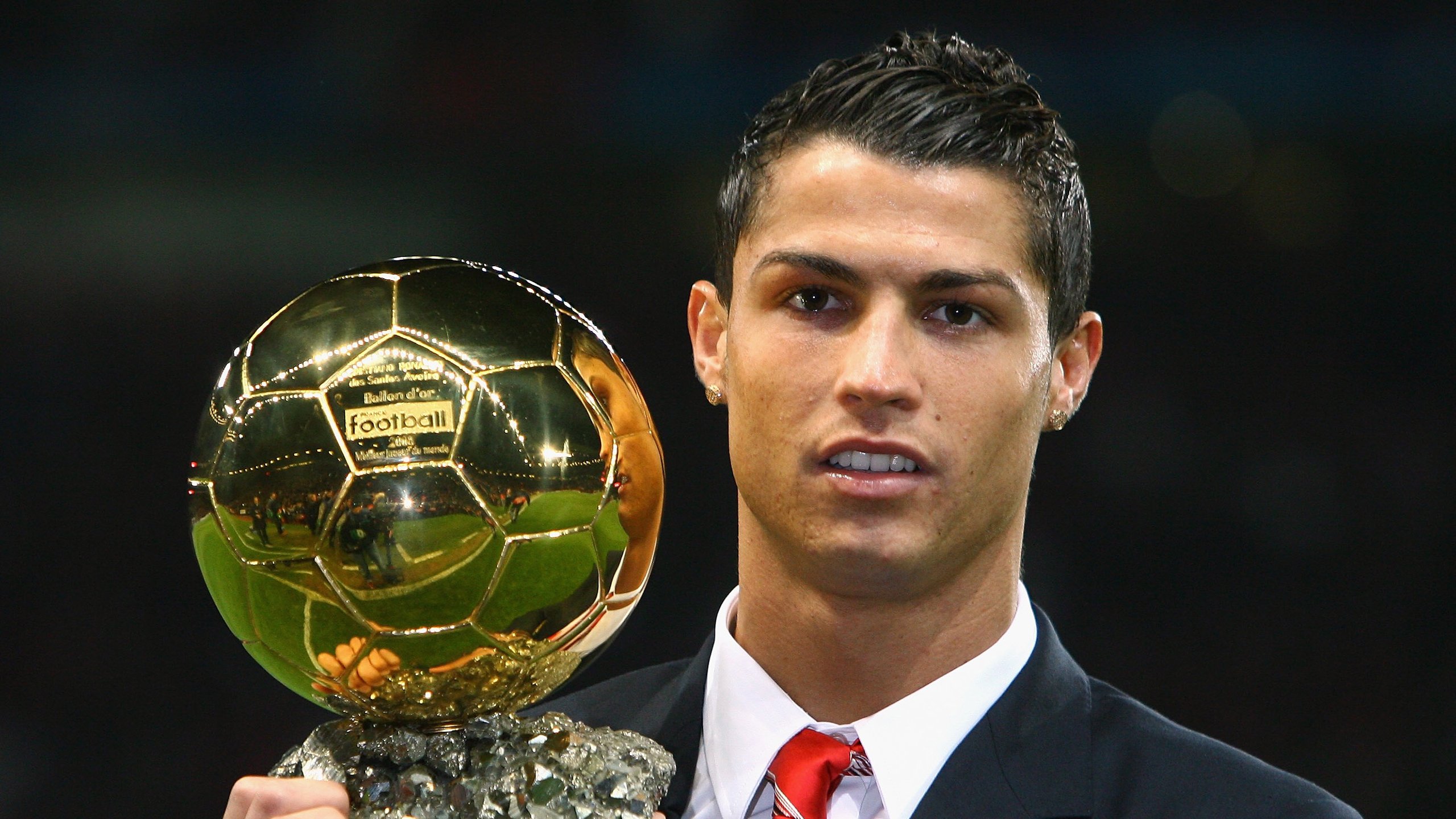 开云体育中国-欧冠决赛焦点战，土耳其星月弯刀如何以火力压制巴萨艺术王朝？